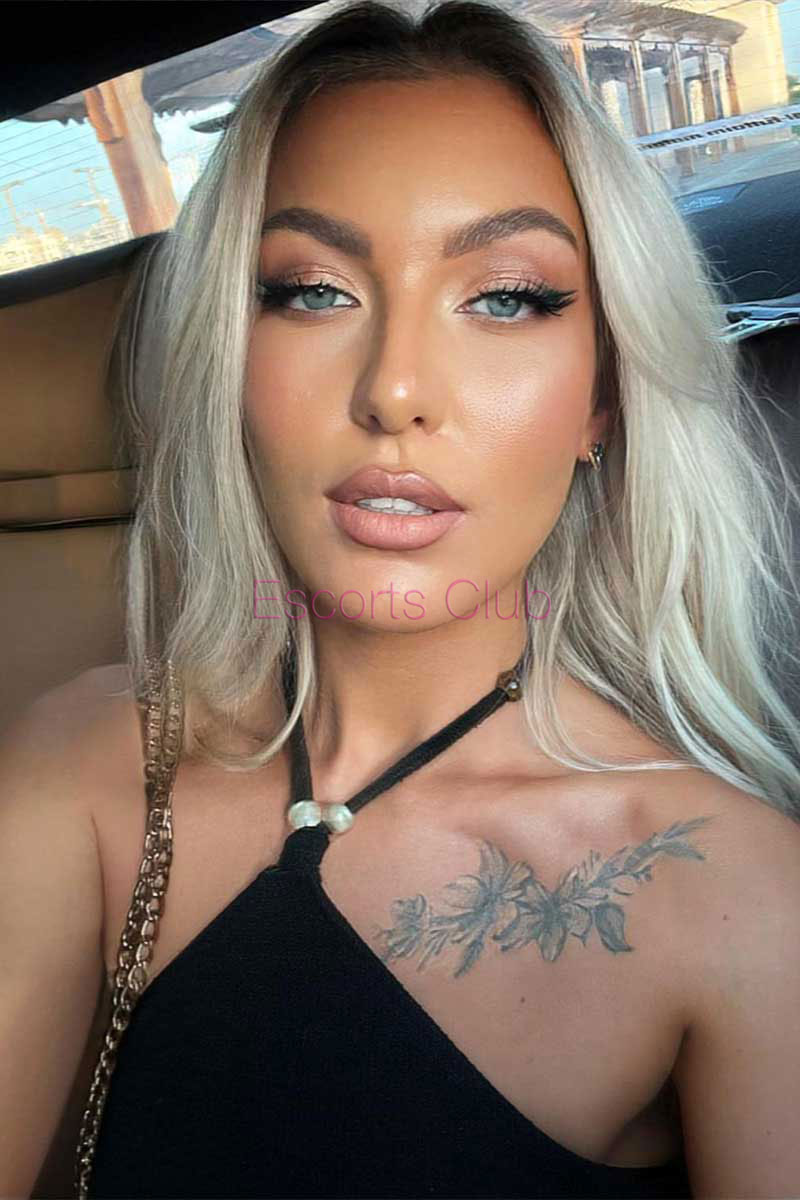 Karolina-(1)